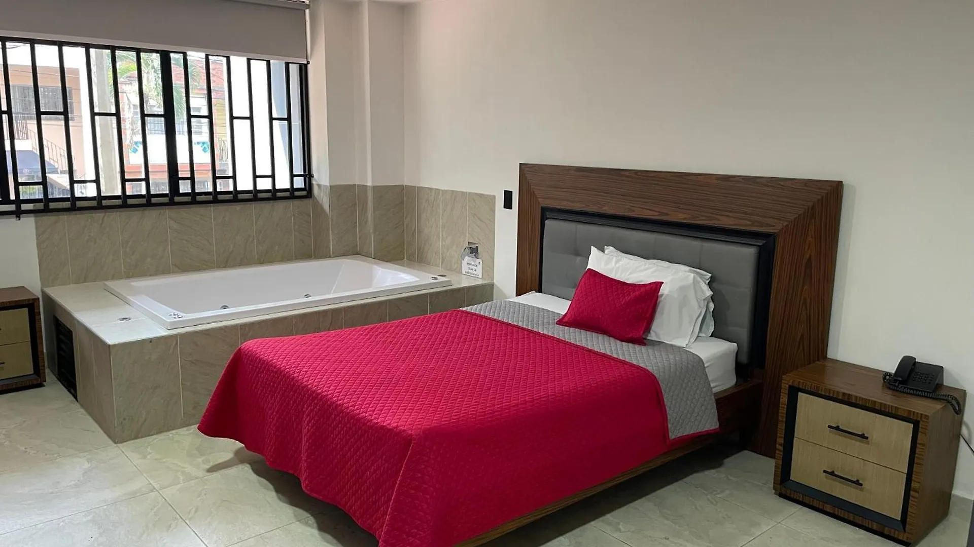 Hotel Ofix Medellín 3*,