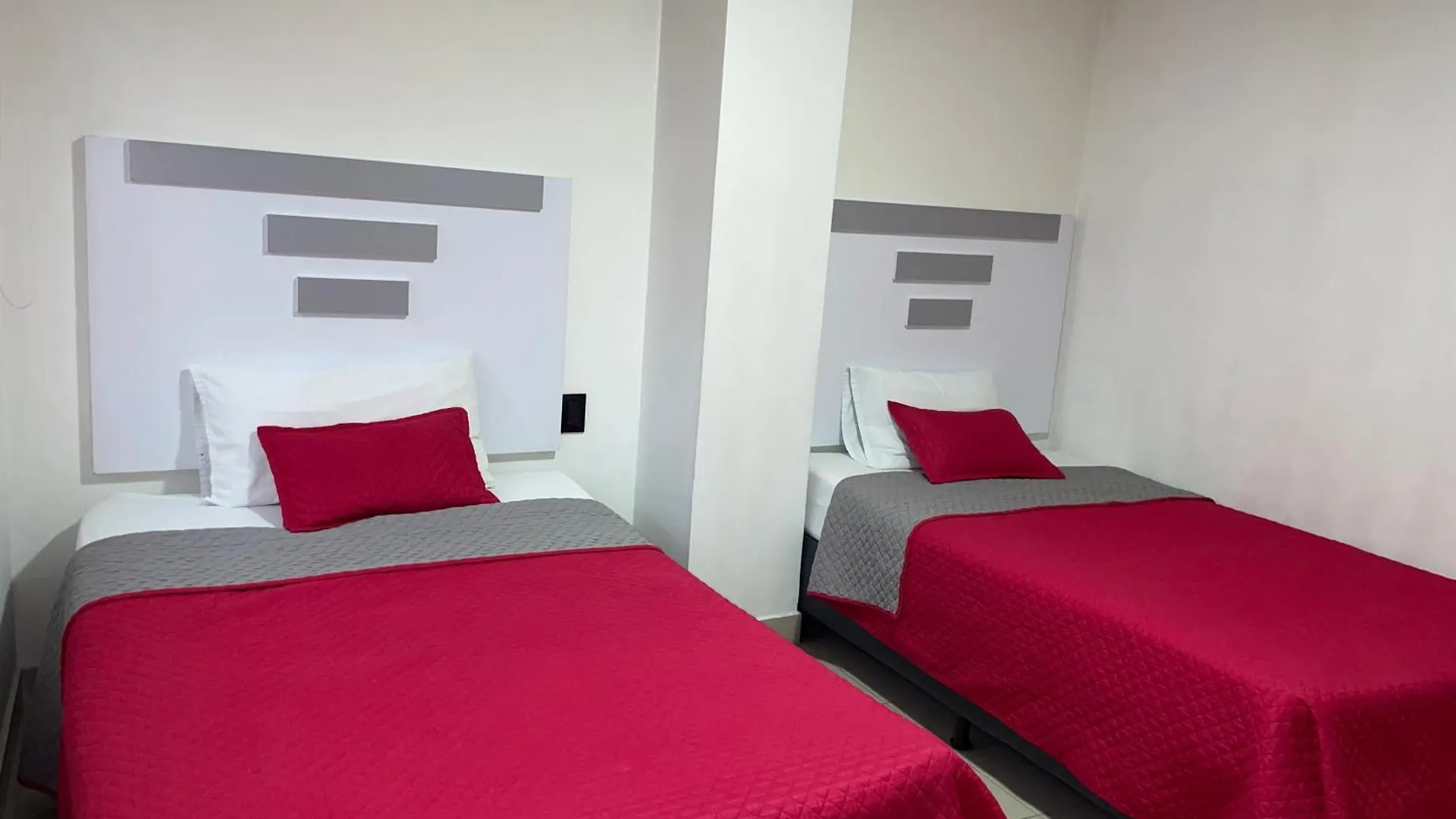 Hotel Ofix Medellín 3*,  Kolombiya
