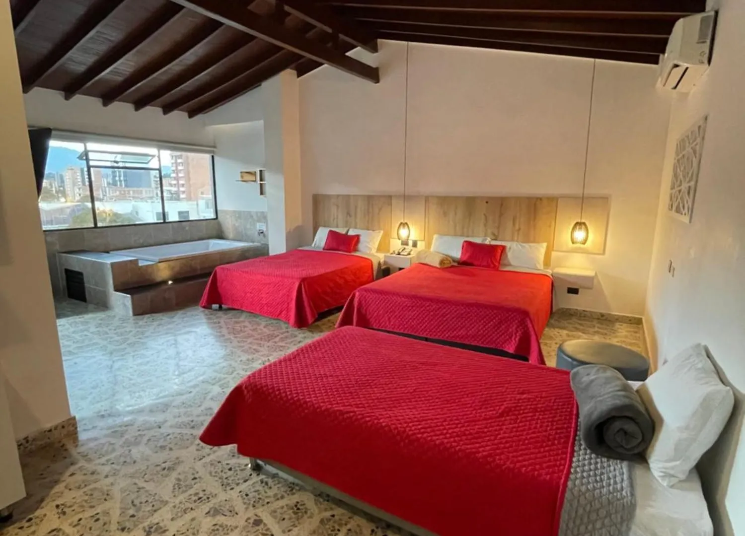 Hotel Ofix Medellín Kolombiya