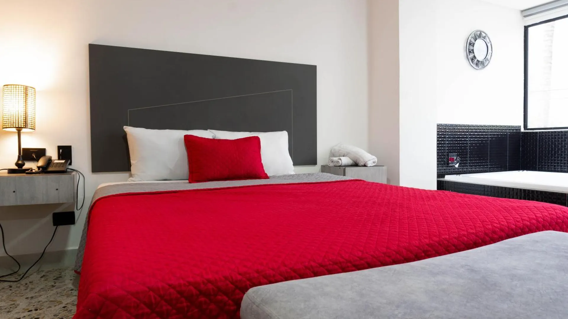 Hotel Ofix Medellín Kolombiya