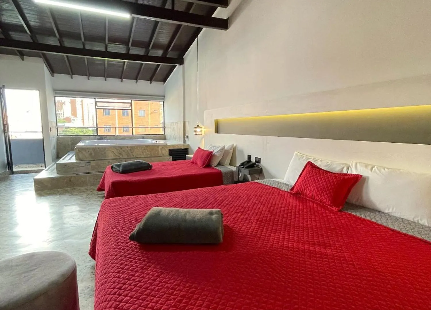 Hotel Ofix Μεντεγίν